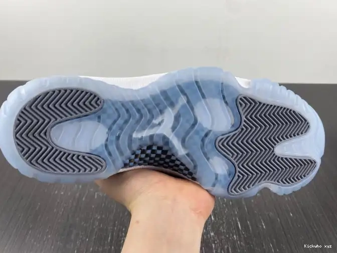 11 Jordan AV2187-140 Low Grey Cement Air 0514